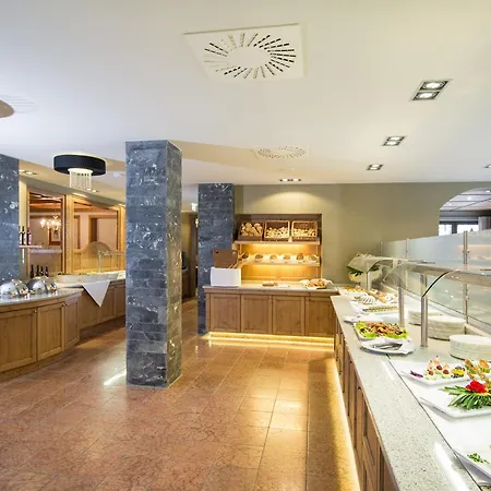 Otel Alpinresort Valsaa - Sport &